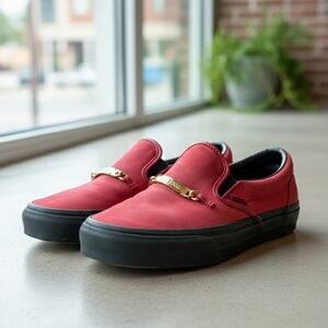 RARE Vans Classic Slip-On "ID Chain" - Chili Pepper Red - US Men 7 Women 8.5